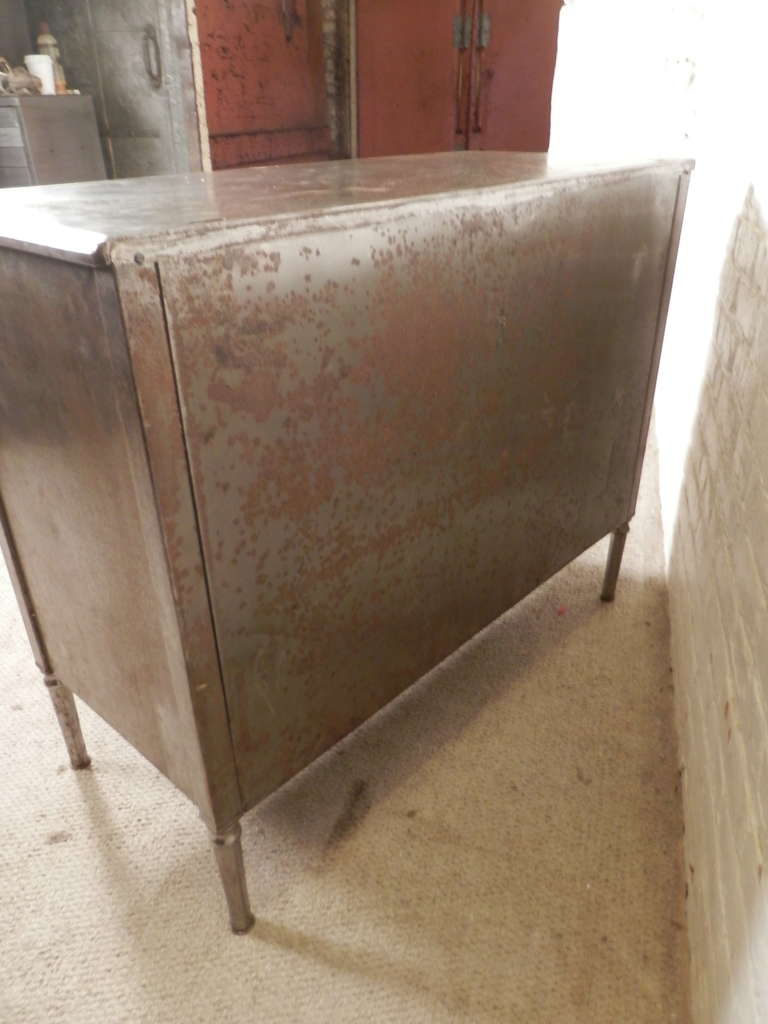 Mid Century Metal Bedroom Dresser In Rough Finish In Distressed Condition In Brooklyn, NY