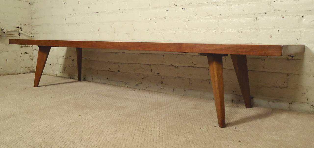 Mid-Century Modern Long Coffee Table In Good Condition In Brooklyn, NY