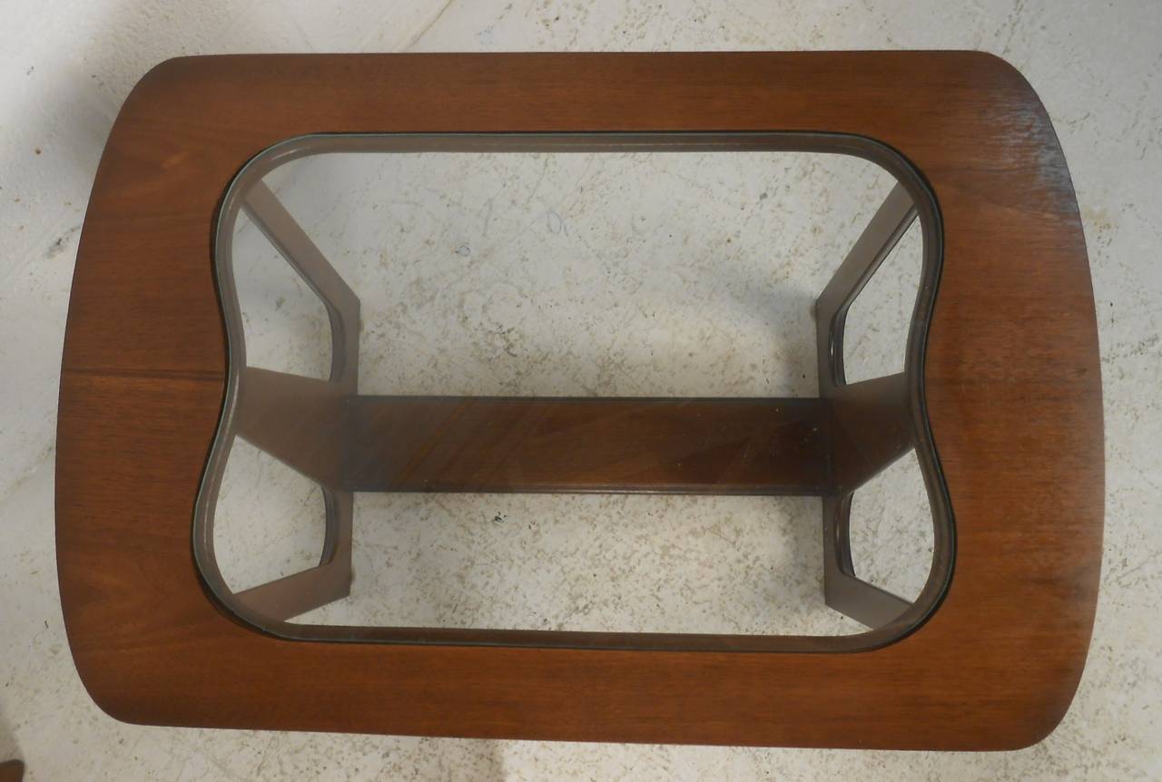 Pair of Mid-Century Modern Walnut Side/End Tables 1