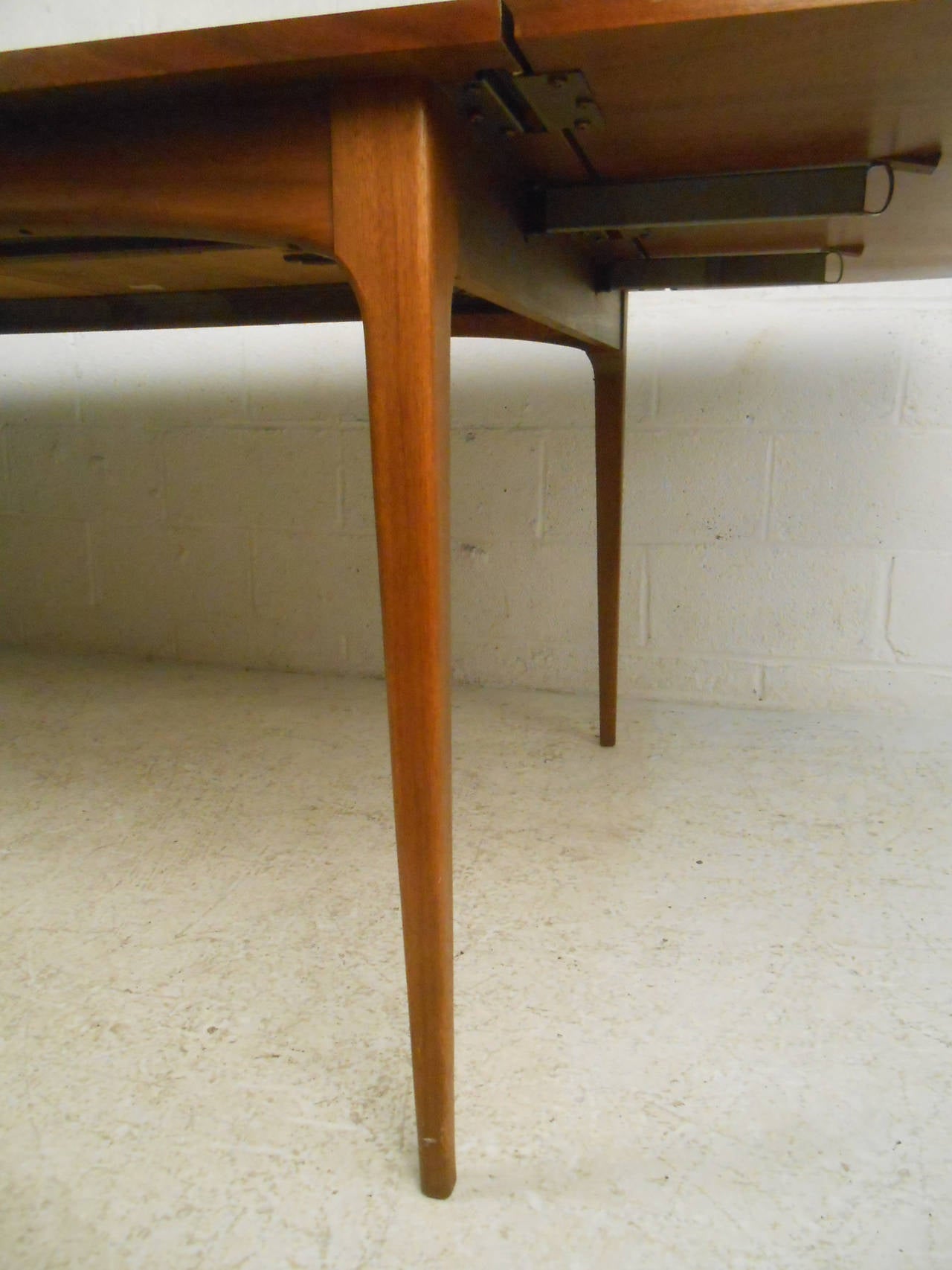 Drop-Leaf Table by Lane In Good Condition In Brooklyn, NY