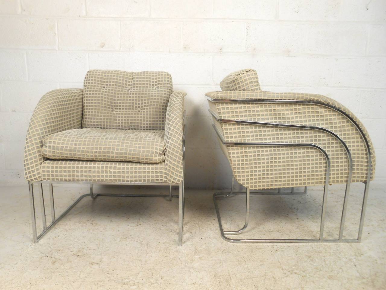 Mid-Century Modern Pair of Vintage Modern Accent Chairs