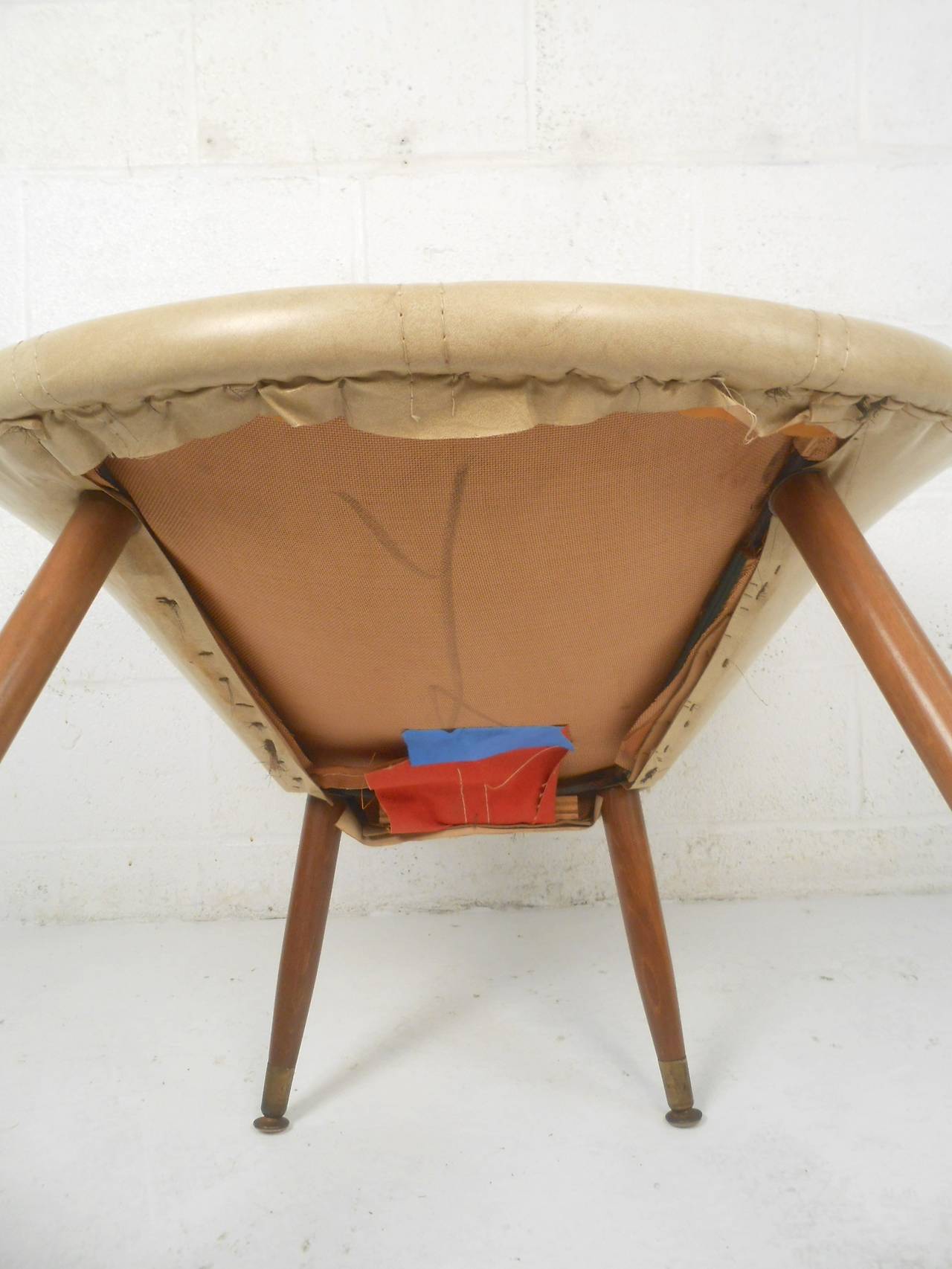 round mid century chair