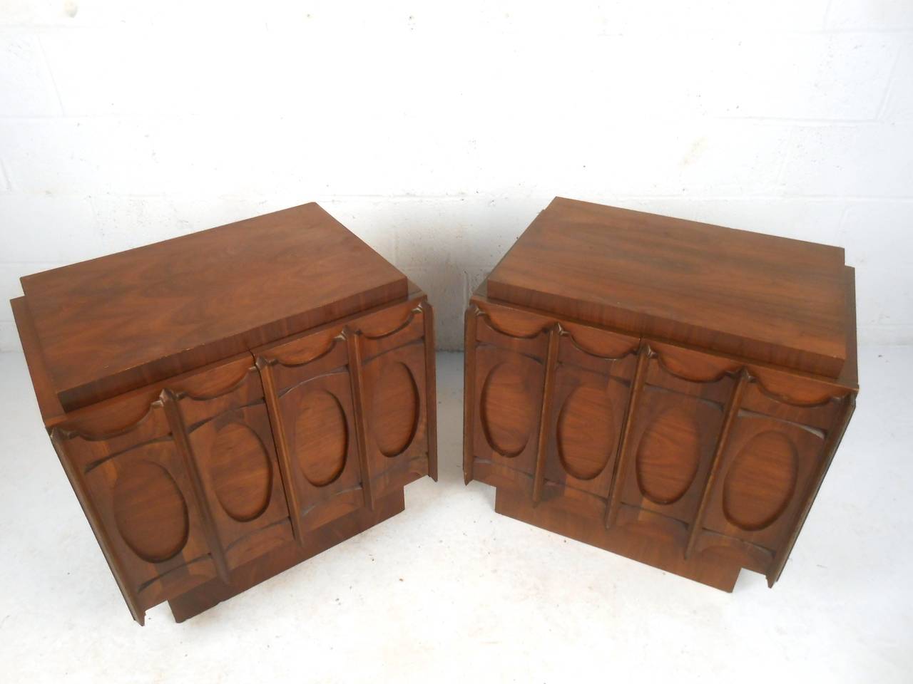 Late 20th Century Pair of Mid-Century Modern Brasilia Style Nightstands