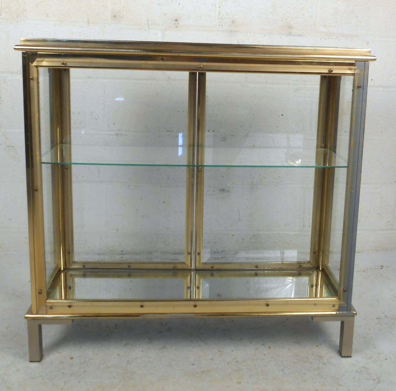 Midcentury Mastercraft Style Glass Display Cabinet 1