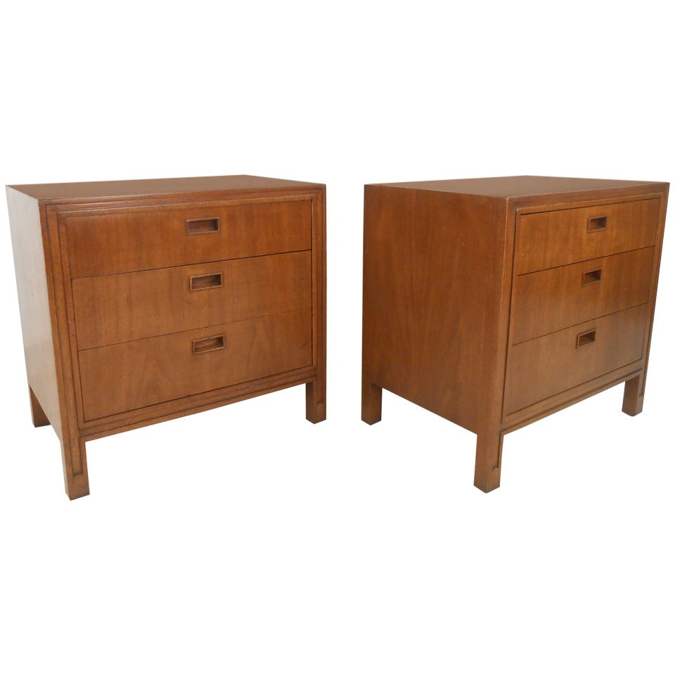 Pair of Mid-Century Modern American Nightstands by Mount Airy Furniture Company