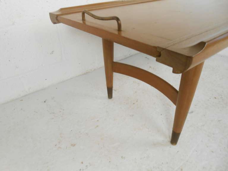 Mid-20th Century Vintage Modern Coffee Table with Expanding Slide Top For Sale