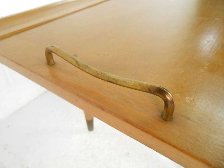 Vintage Modern Coffee Table with Expanding Slide Top In Good Condition For Sale In Brooklyn, NY