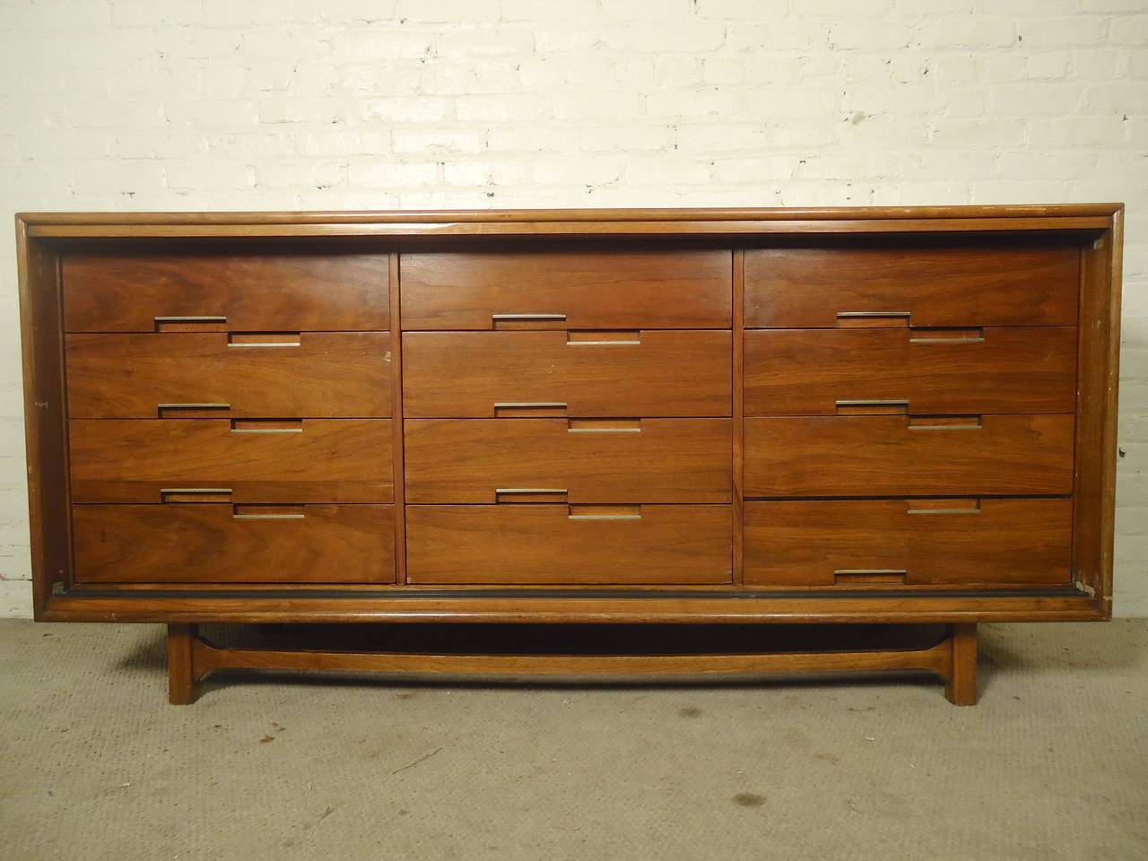 cavalier dresser