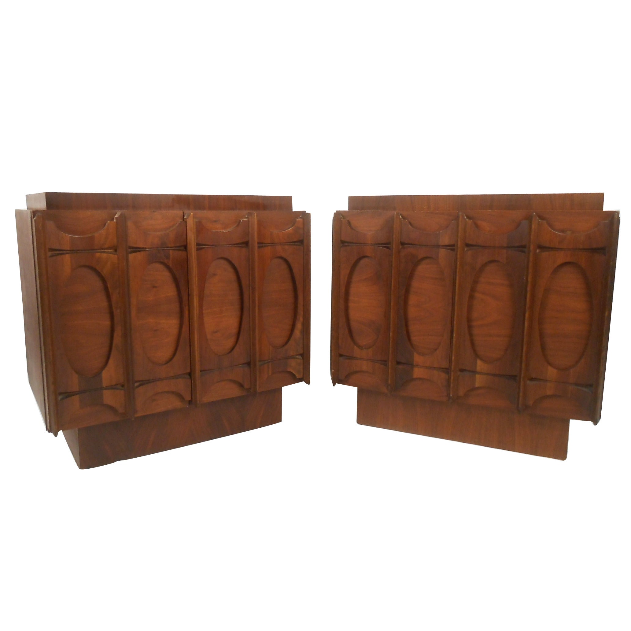 Pair of Mid-Century Modern Brasilia Style Nightstands