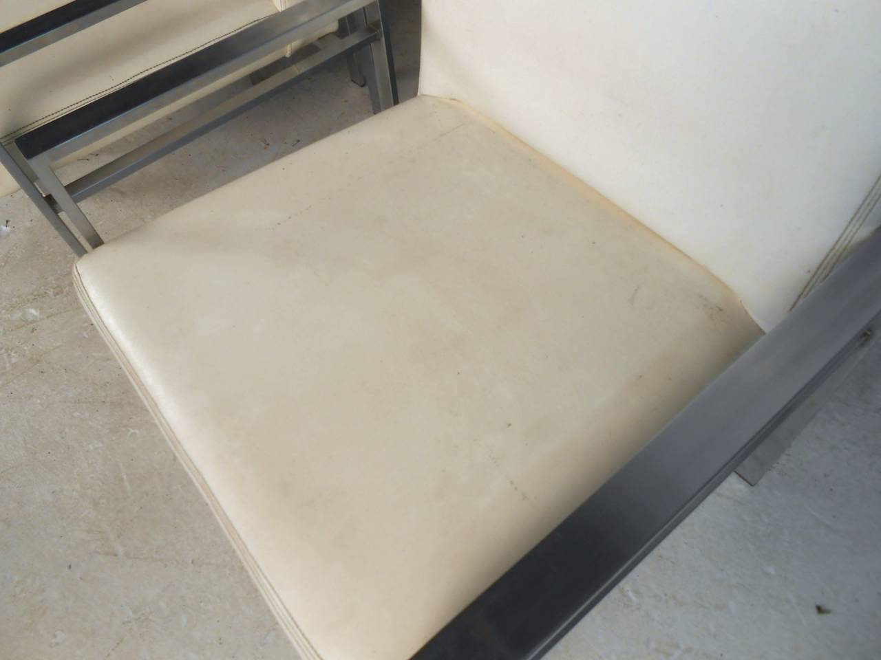 Sillas de comedor con estructura de aluminio de mediados de siglo en Bueno estado para la venta en Brooklyn, NY