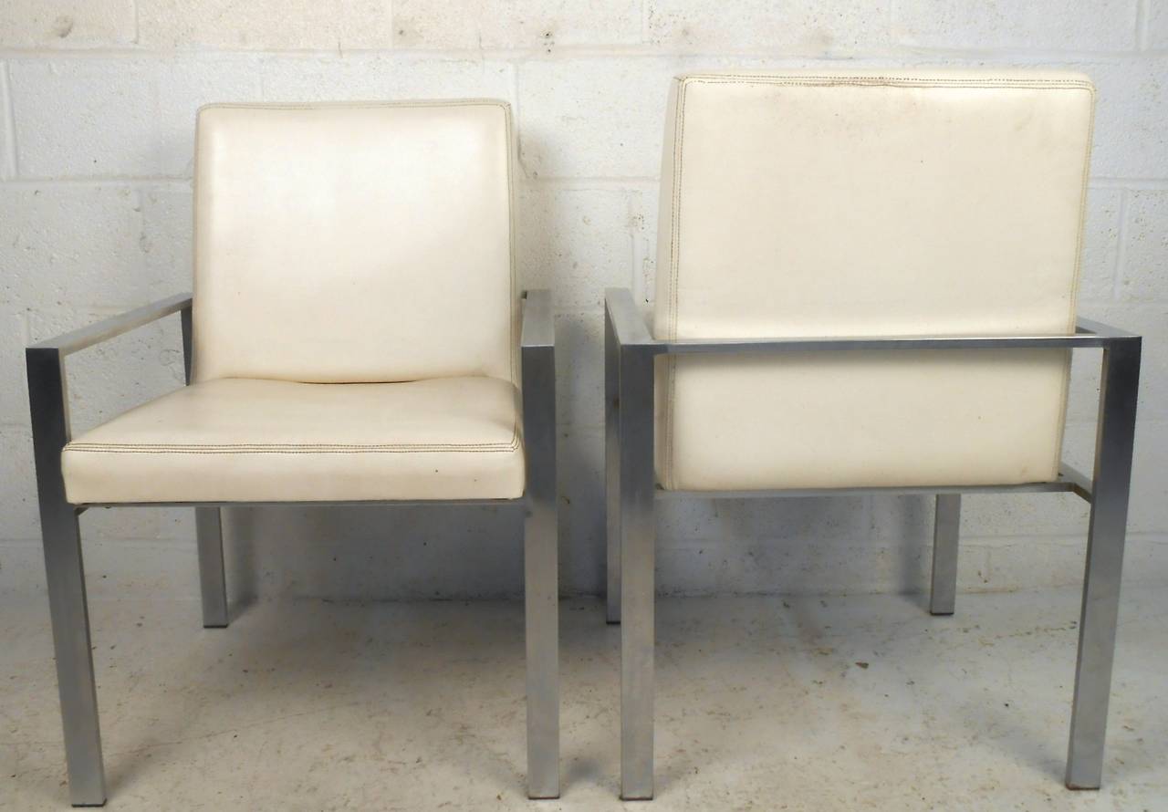 Fin du 20e siècle Chaises de salle à manger à cadre en aluminium du milieu du siècle dernier en vente