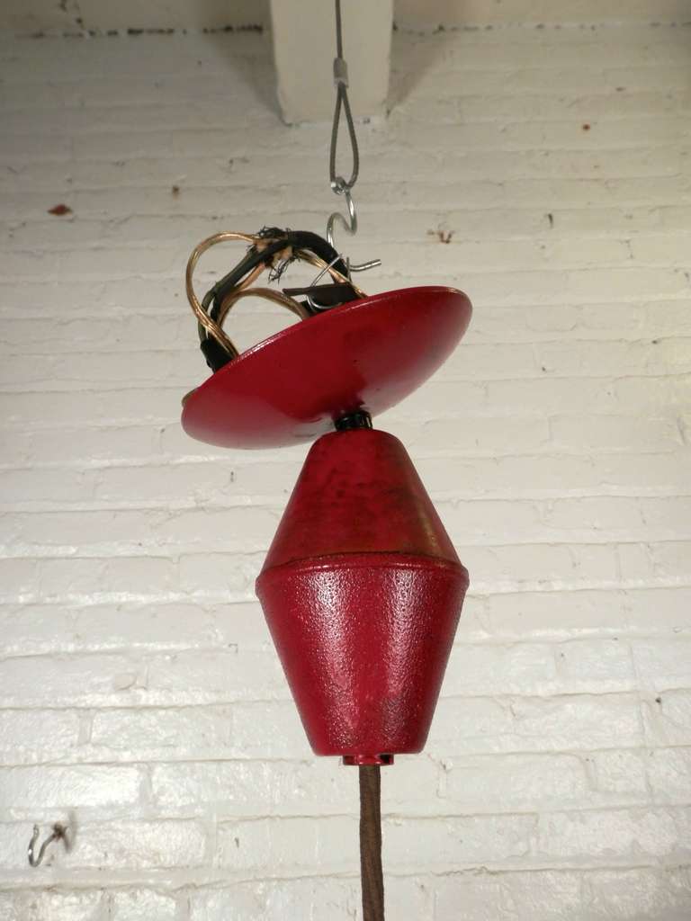 Lámpara colgante Funky Mid-Century Vintage UFO Saucer en Bueno estado para la venta en Brooklyn, NY