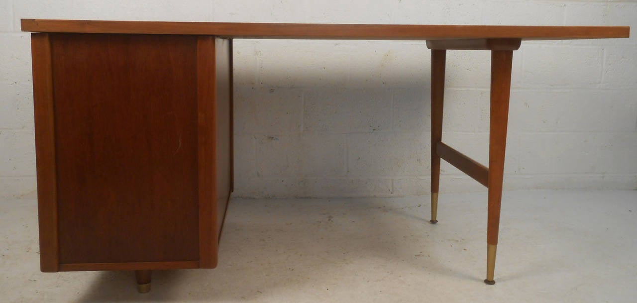 Mid-Century Modern Desk by John Widdicomb In Good Condition In Brooklyn, NY