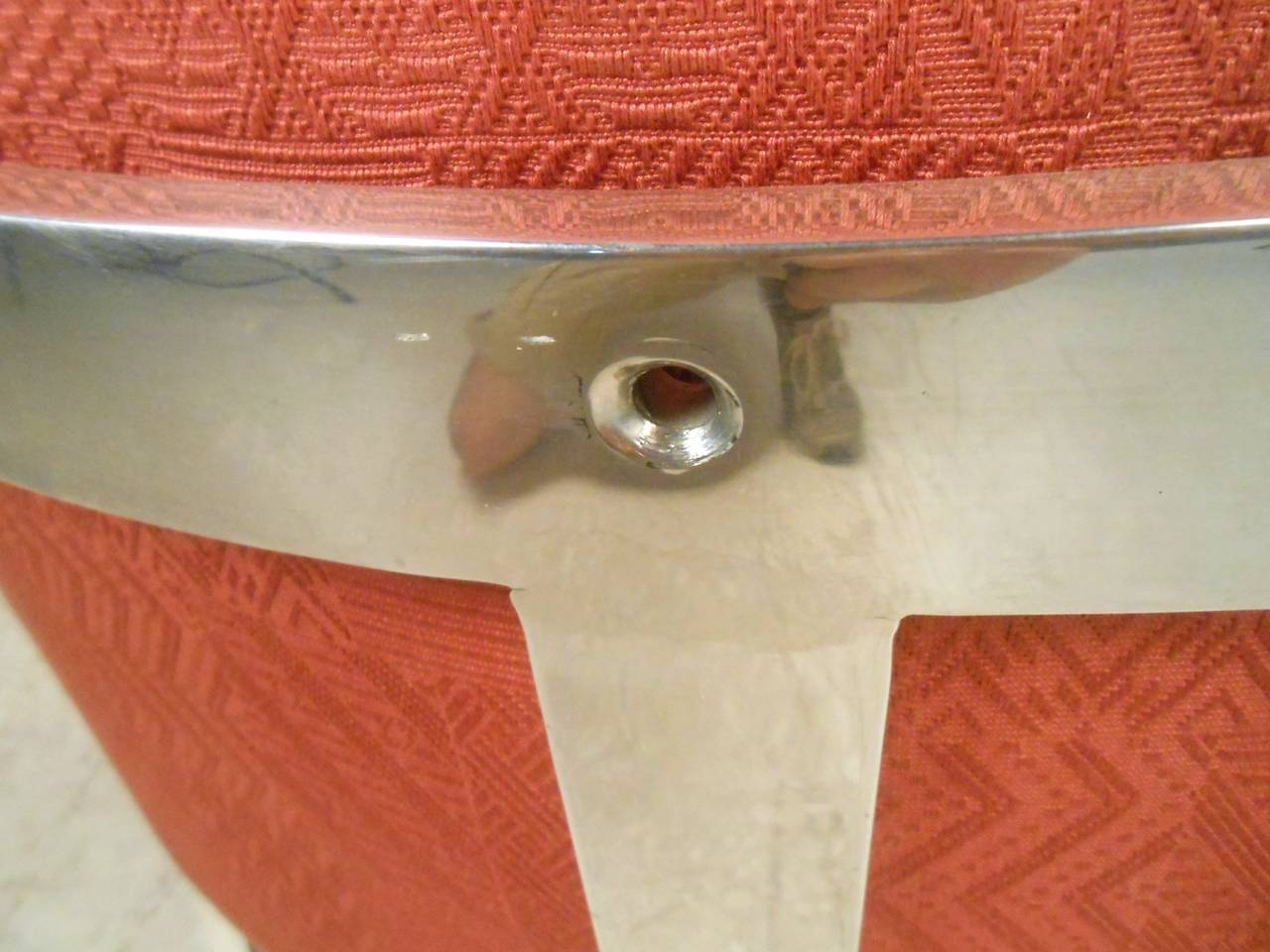Moderner Vintage-Loungesessel mit Fassrückenlehne, Vintage im Angebot 2