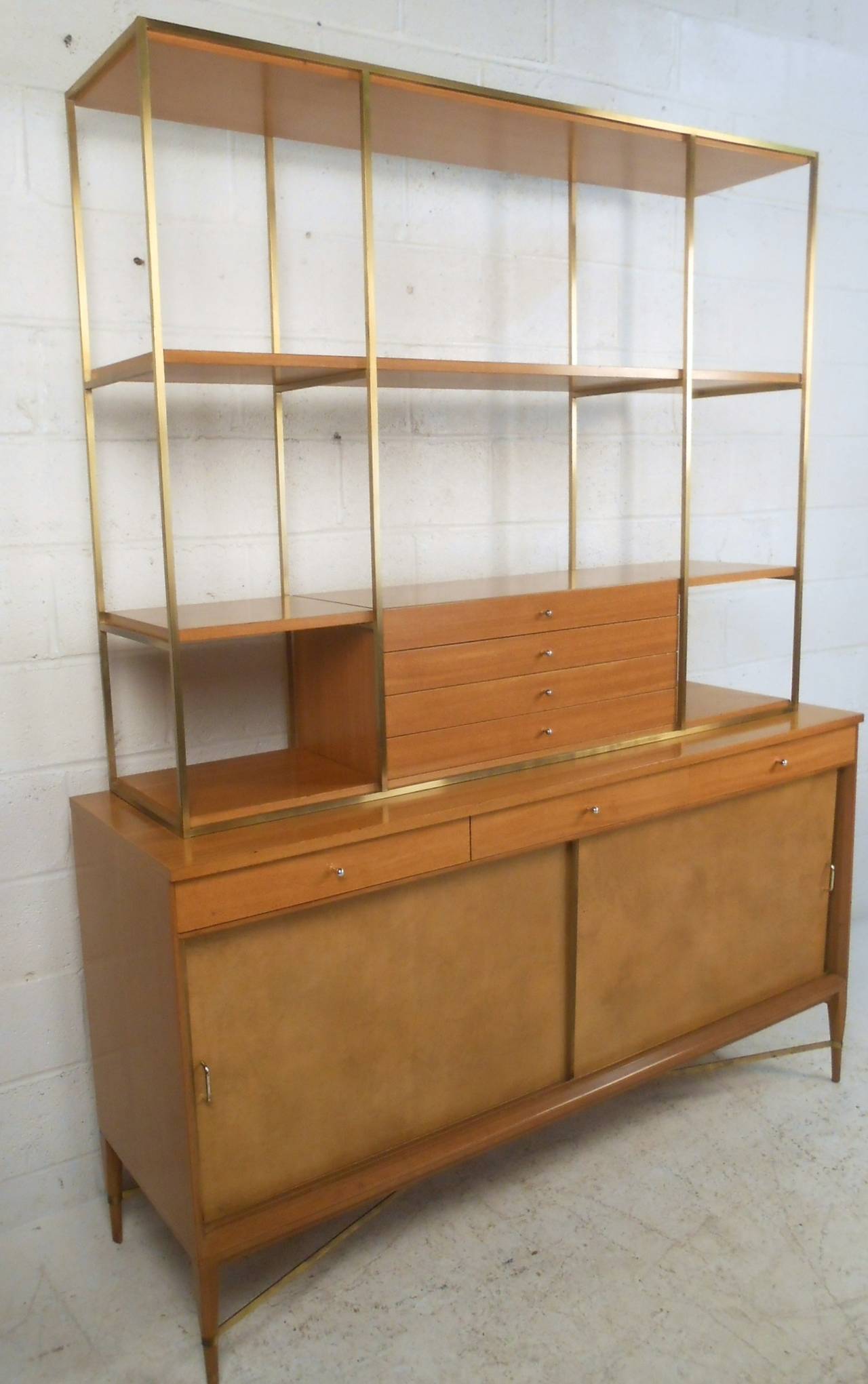 Mid-Century Modern Paul McCobb Irwin Collection Sideboard With Display Shelves