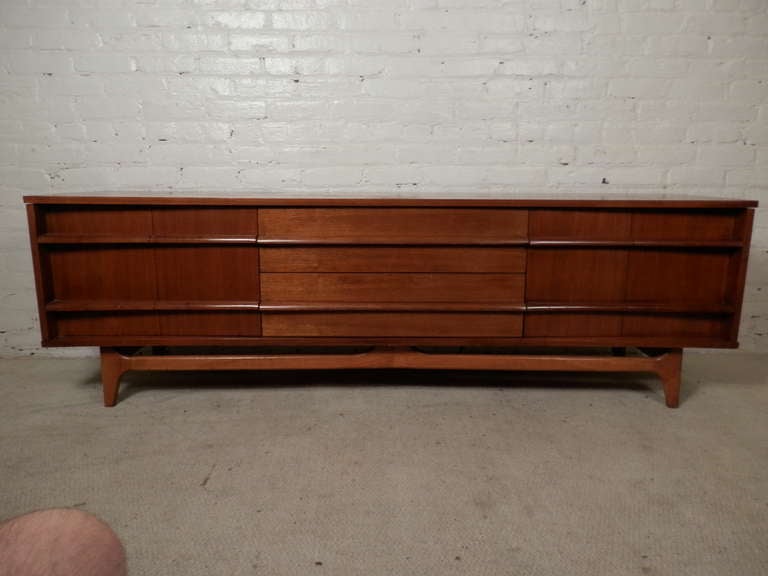 Mid-Century Modern Credenza w/ Dramatic Curved Front 4