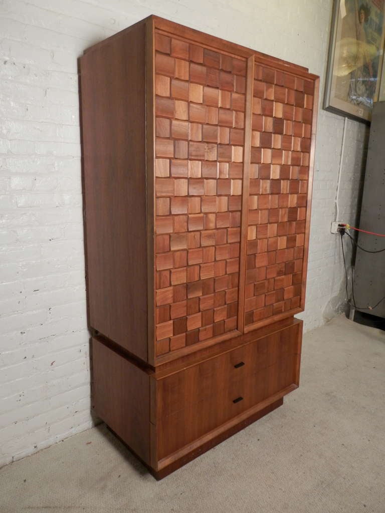 Large Mid-Century Modern Double Door Cabinet In Good Condition In Brooklyn, NY