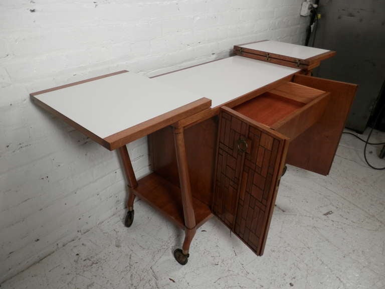 Vintage Modern Bar Cart By Bert England for Johnson Furniture In Good Condition In Brooklyn, NY