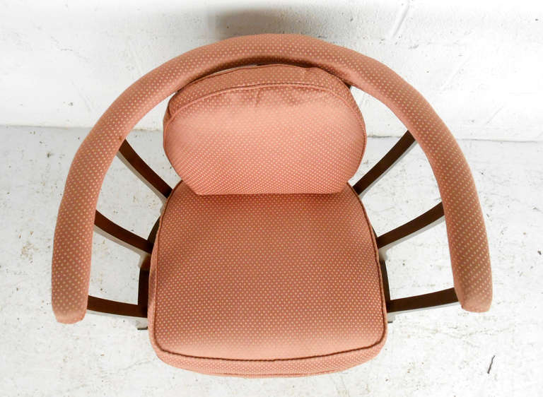 Milieu du XXe siècle Chaise d'appoint vintage et moderne en noyer