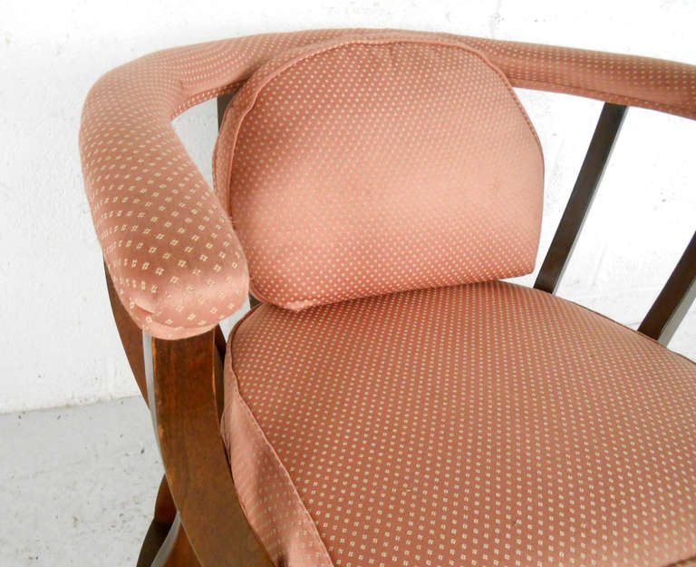 Noyer Chaise d'appoint vintage et moderne en noyer