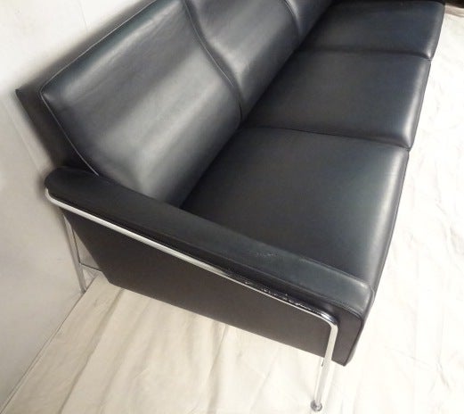 Mid-20th Century Arne Jacobsen Series 3300 Leather Sofa
