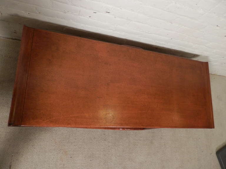 Distinct Double Tier Table w/ Flaired Edges In Good Condition In Brooklyn, NY