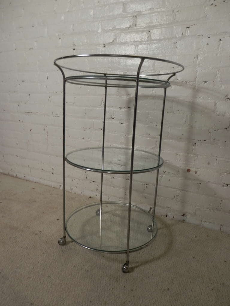 Mid-Century Modern Chrome and Glass Martini Cart In Good Condition In Brooklyn, NY