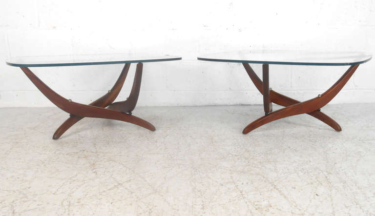 Mid-Century Modern Paire de tables d'extrémité sculpturales mi-siècle par Forest Wilson en vente