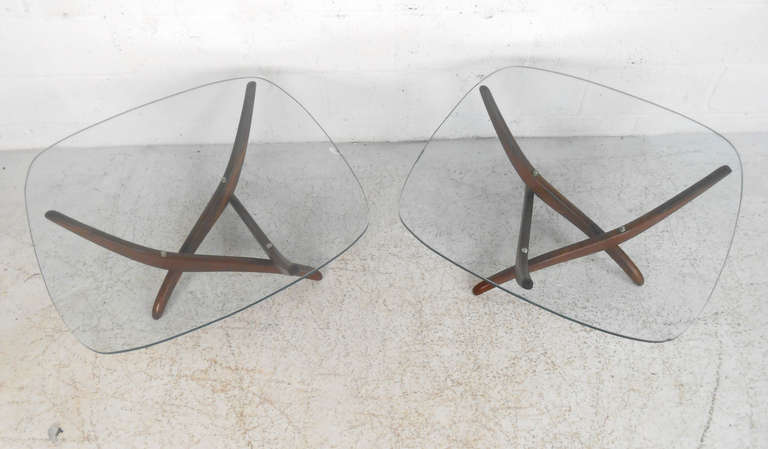 Inconnu Paire de tables d'extrémité sculpturales mi-siècle par Forest Wilson en vente