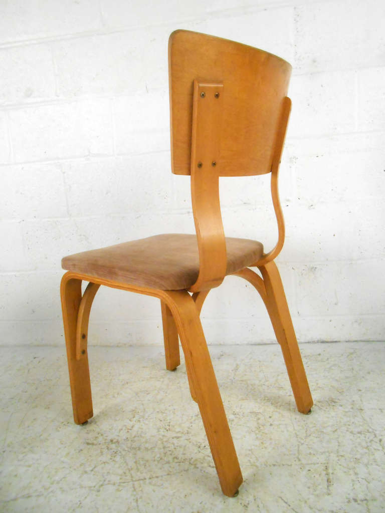 Set of Mid-Century Modern Bentwood Dining Chairs by Thonet 2