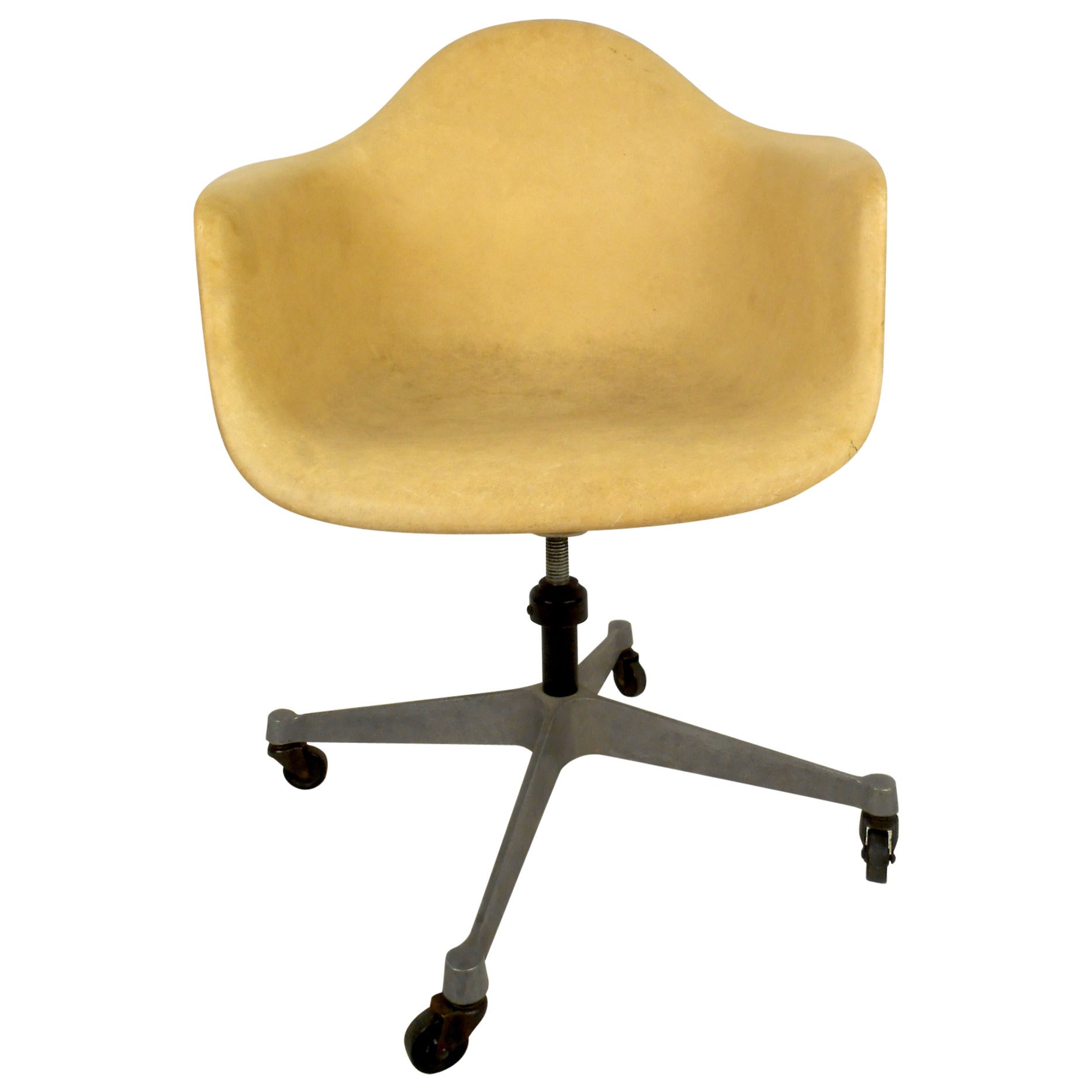 Mid-Century Modern Fiberglass Shell Chair with Wheels by Herman Miller