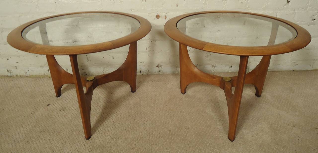 Mid-Century Modern Mid-Century Pair of Sculpted Walnut End Tables by Lane