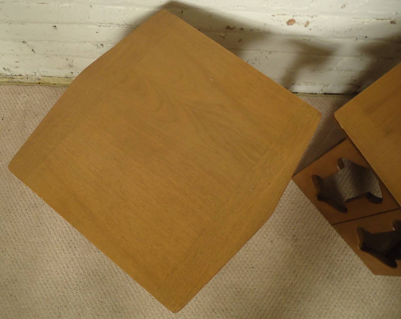 Mid-Century Modern Mid-Century Pair of Sculpted Teak Side Tables For Sale