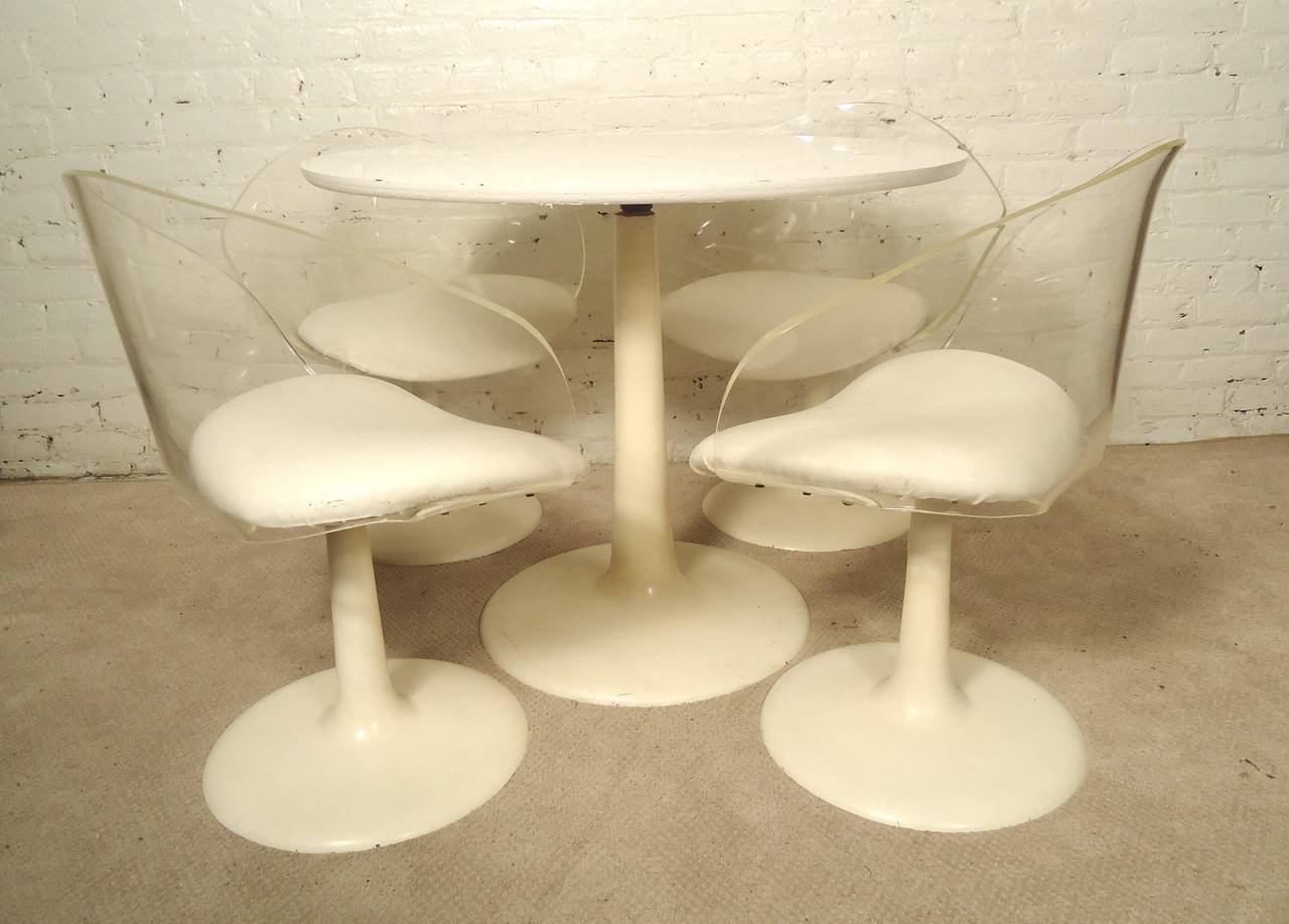 Midcentury Lucite and Tulip Base Set In Good Condition In Brooklyn, NY