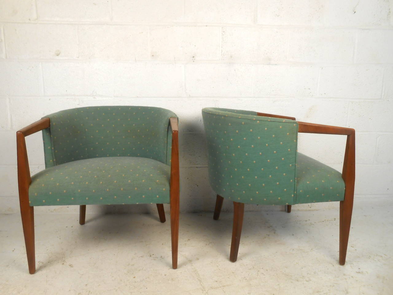 Pair of Midcentury Lounge Chairs with Walnut Frames In Good Condition In Brooklyn, NY