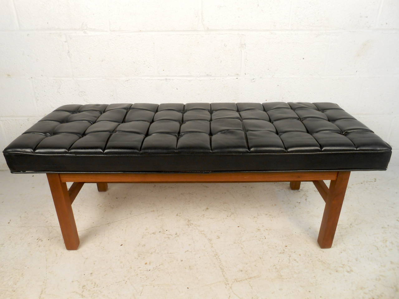 Mid-Century Modern Tufted Vinyl Bench In Good Condition In Brooklyn, NY