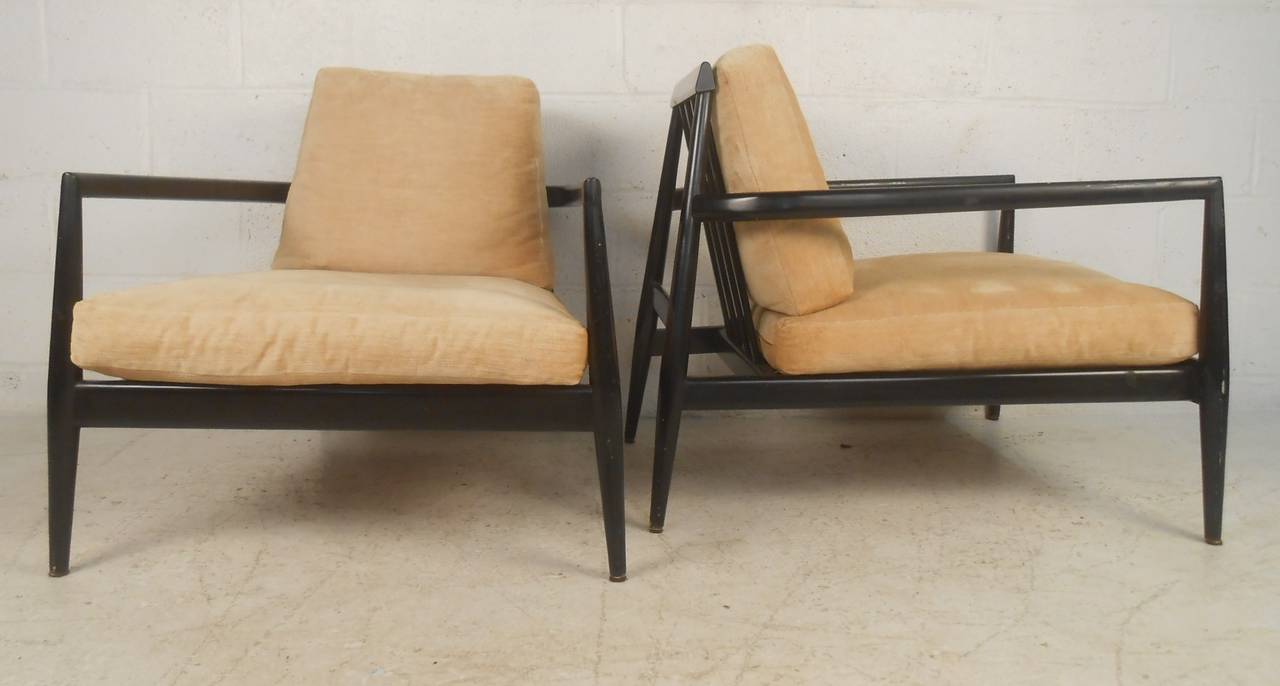 Ein Paar Edmond J. Spence Urban-Aire Lounge-Stühle (Moderne der Mitte des Jahrhunderts) im Angebot