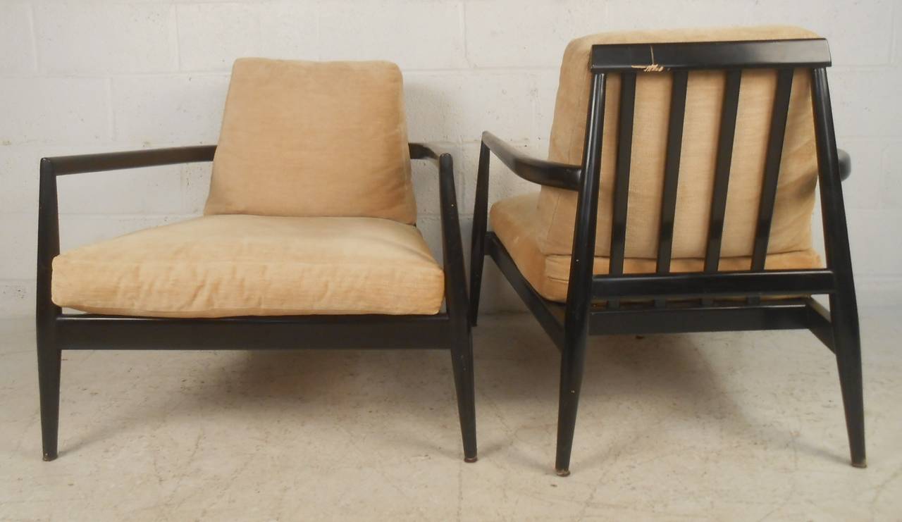 Ein Paar Edmond J. Spence Urban-Aire Lounge-Stühle (amerikanisch) im Angebot