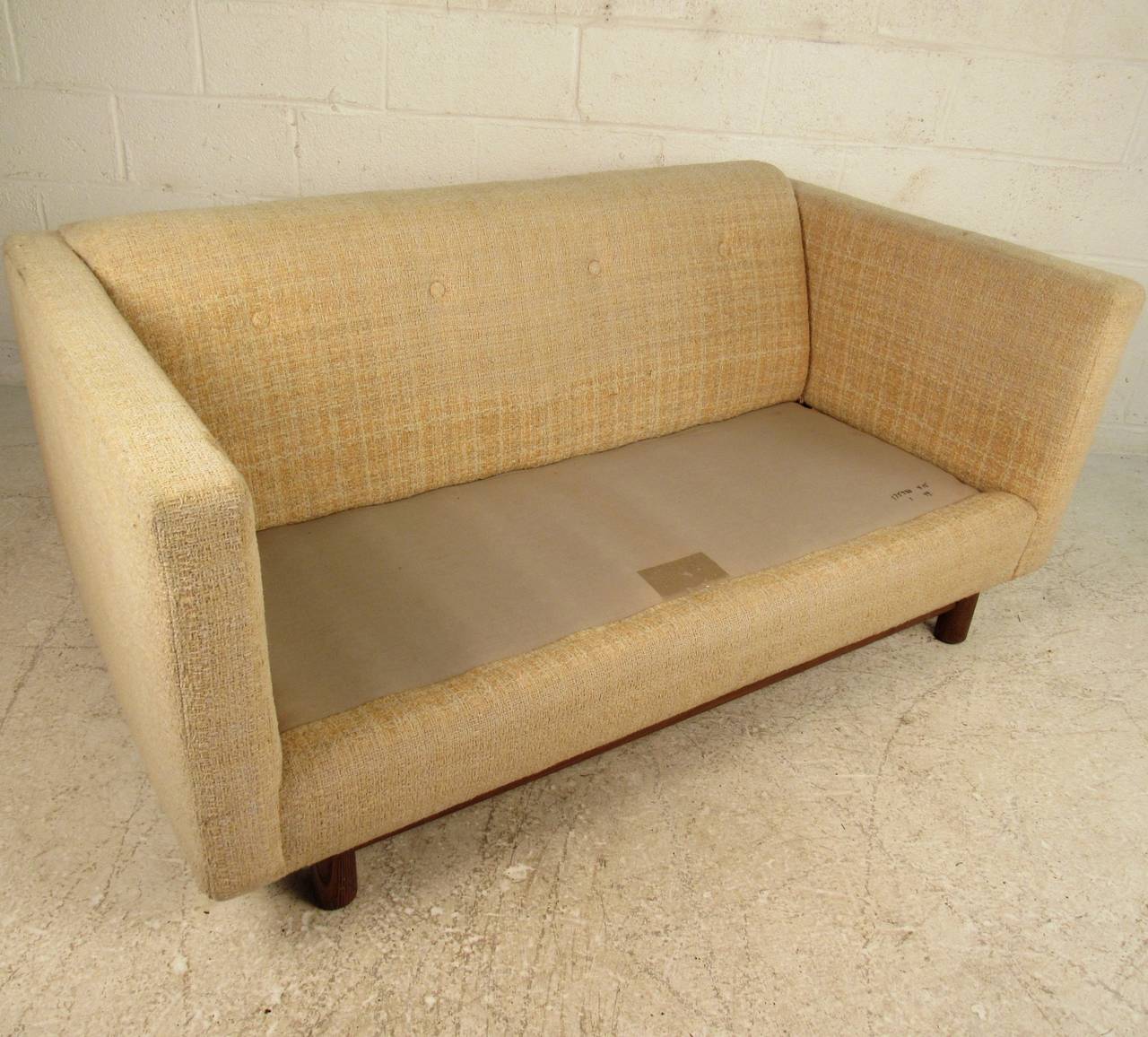 Mid-Century Modern Vintage Knoll Style Love Seat 3