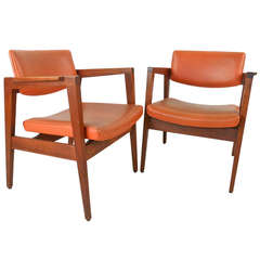 Retro Pair of Mid-Century Modern American Walnut Side Chairs