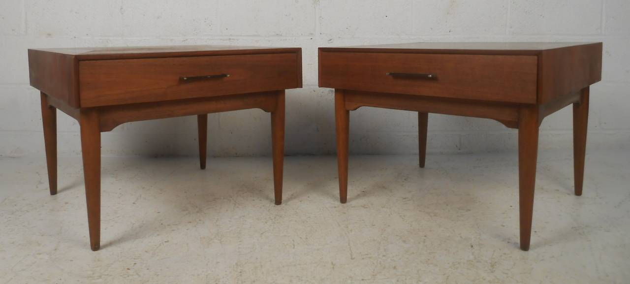 Elegant single drawer night stands in walnut from 