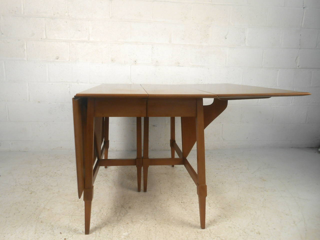 Wood Mid-Century Modern Drop-Leaf Table