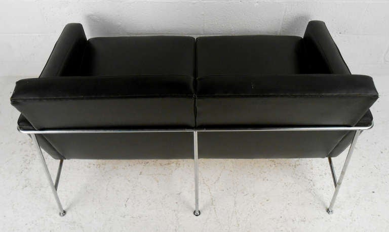 Danish Mid-Century Two Seat Airport Sofa by Arne Jacobsen