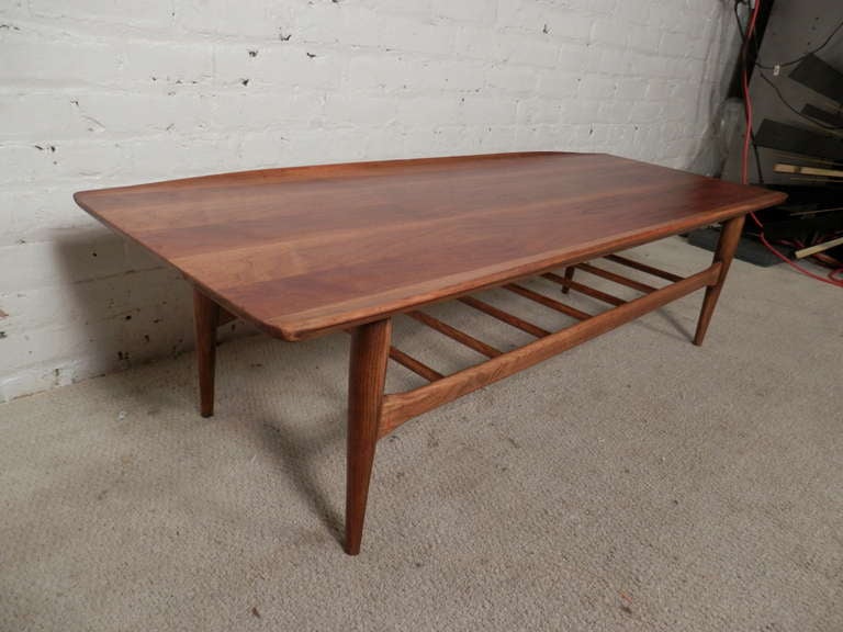 American Attractive Curved Edge Table w/ Slat Shelf