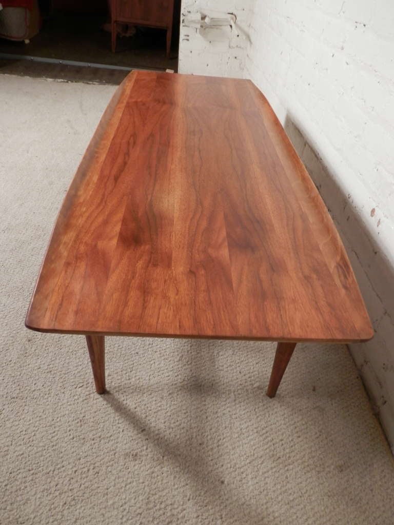 Attractive Curved Edge Table w/ Slat Shelf In Excellent Condition In Brooklyn, NY