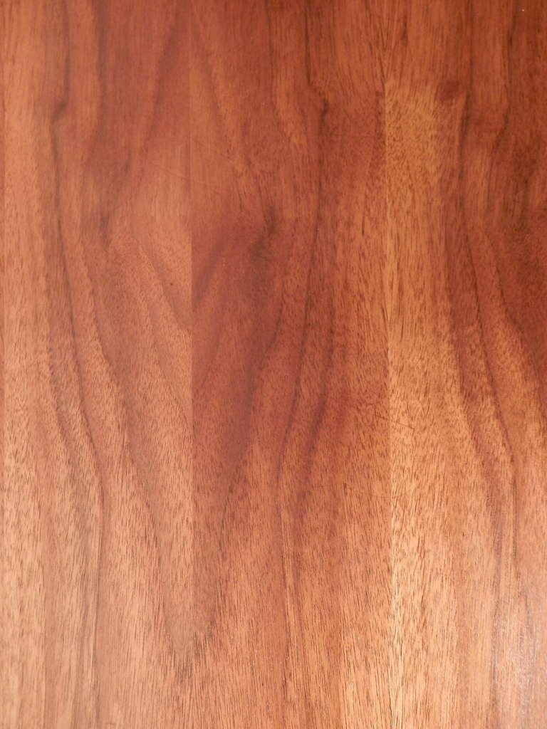 Attractive Curved Edge Table w/ Slat Shelf 2