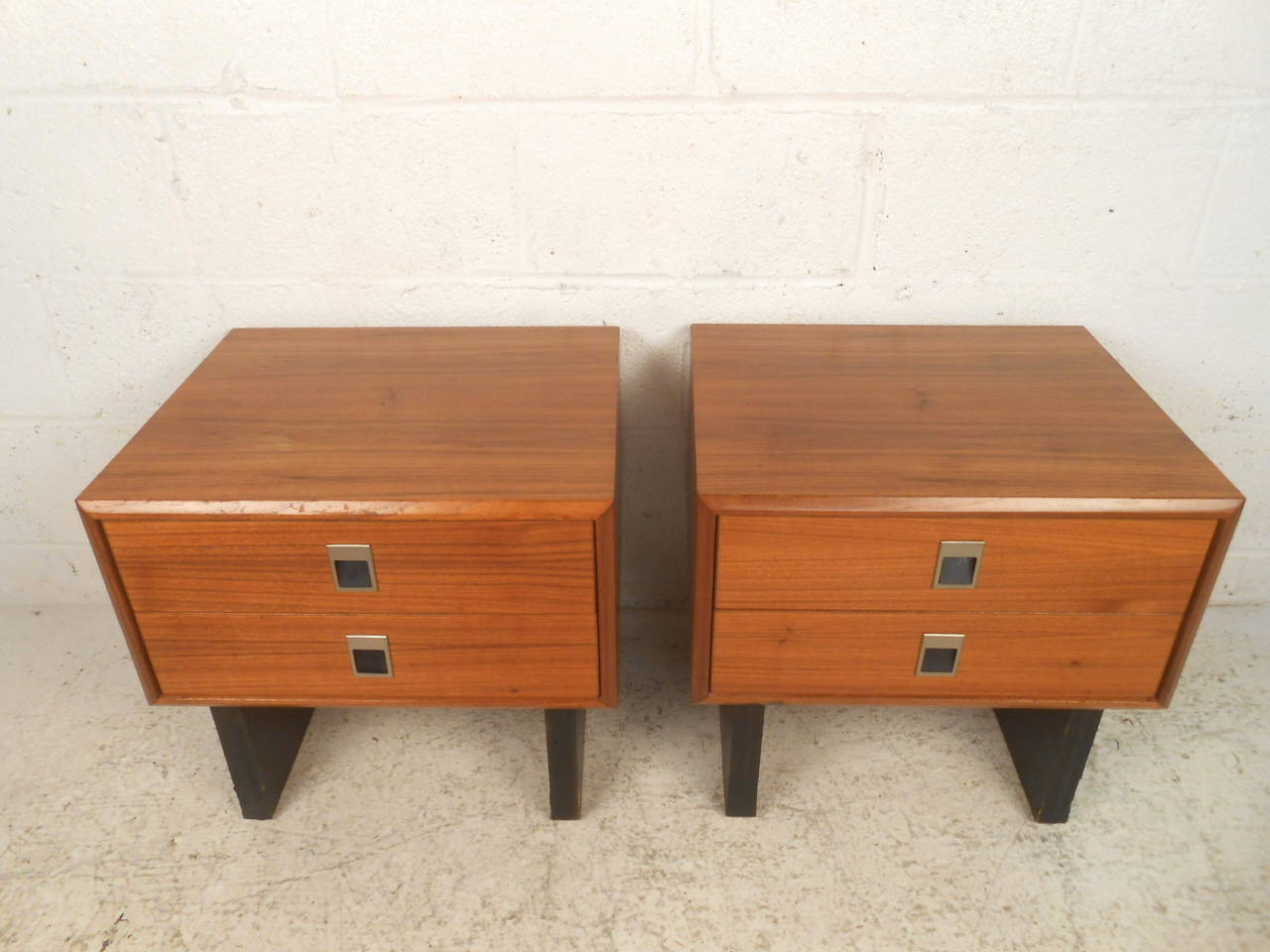 Pair of Mid-Century Modern Teak Night Stands In Good Condition In Brooklyn, NY