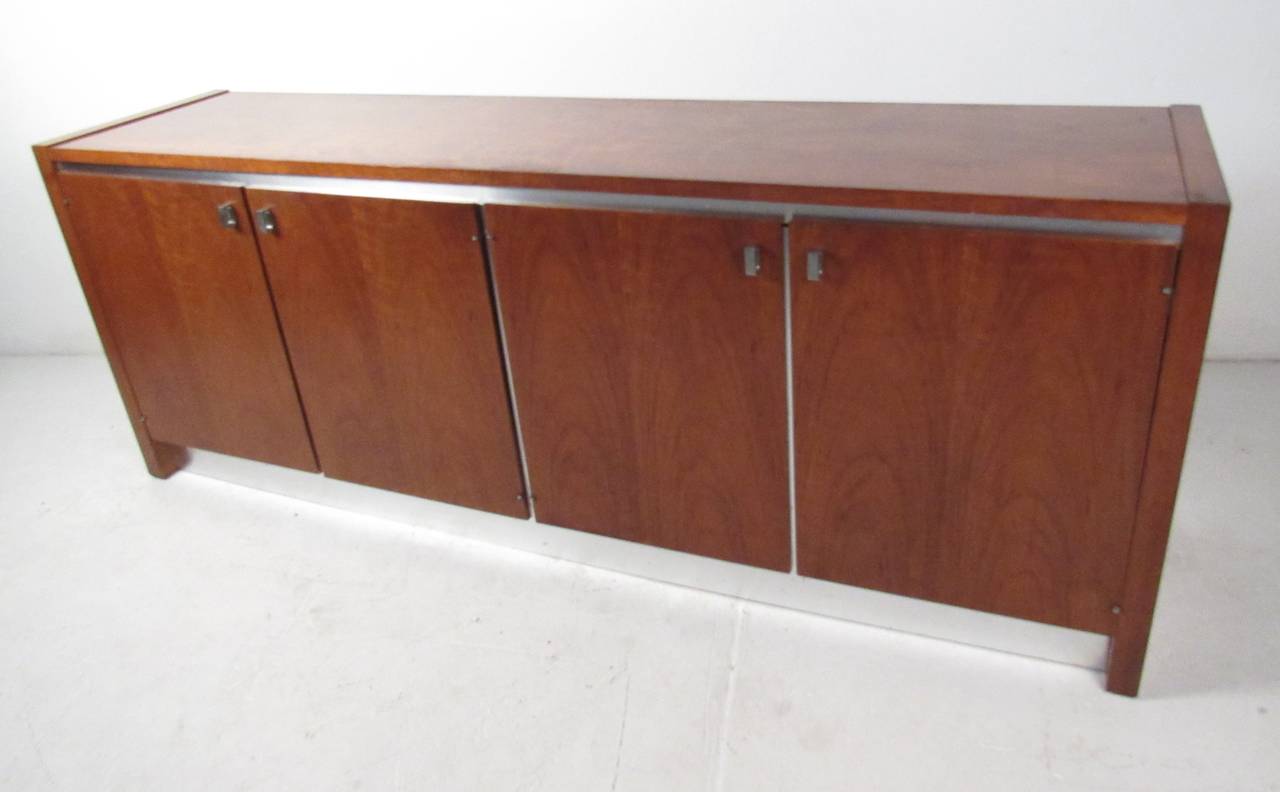 Mid-Century Credenza by Founders In Good Condition In Brooklyn, NY