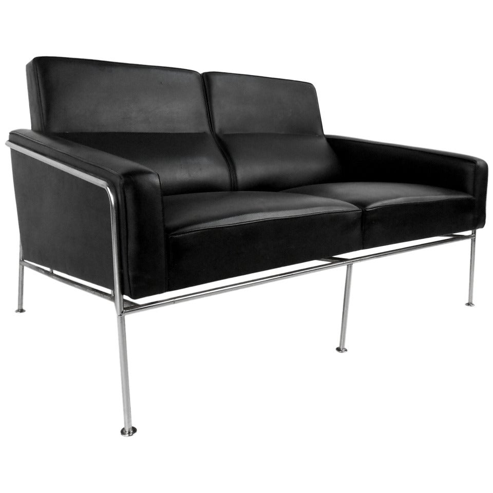 Mid-Century Two Seat Airport Sofa by Arne Jacobsen
