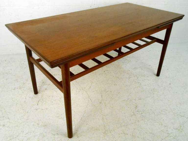 Mid-20th Century Expanding Teak Coffee Table For Sale